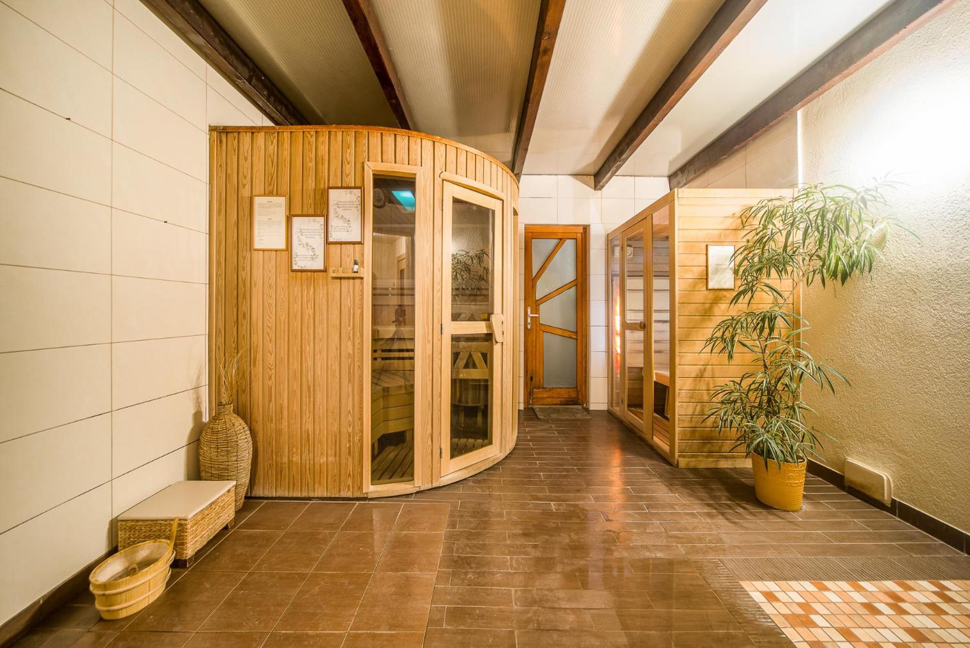 Hotel Piroska Bük Buitenkant foto