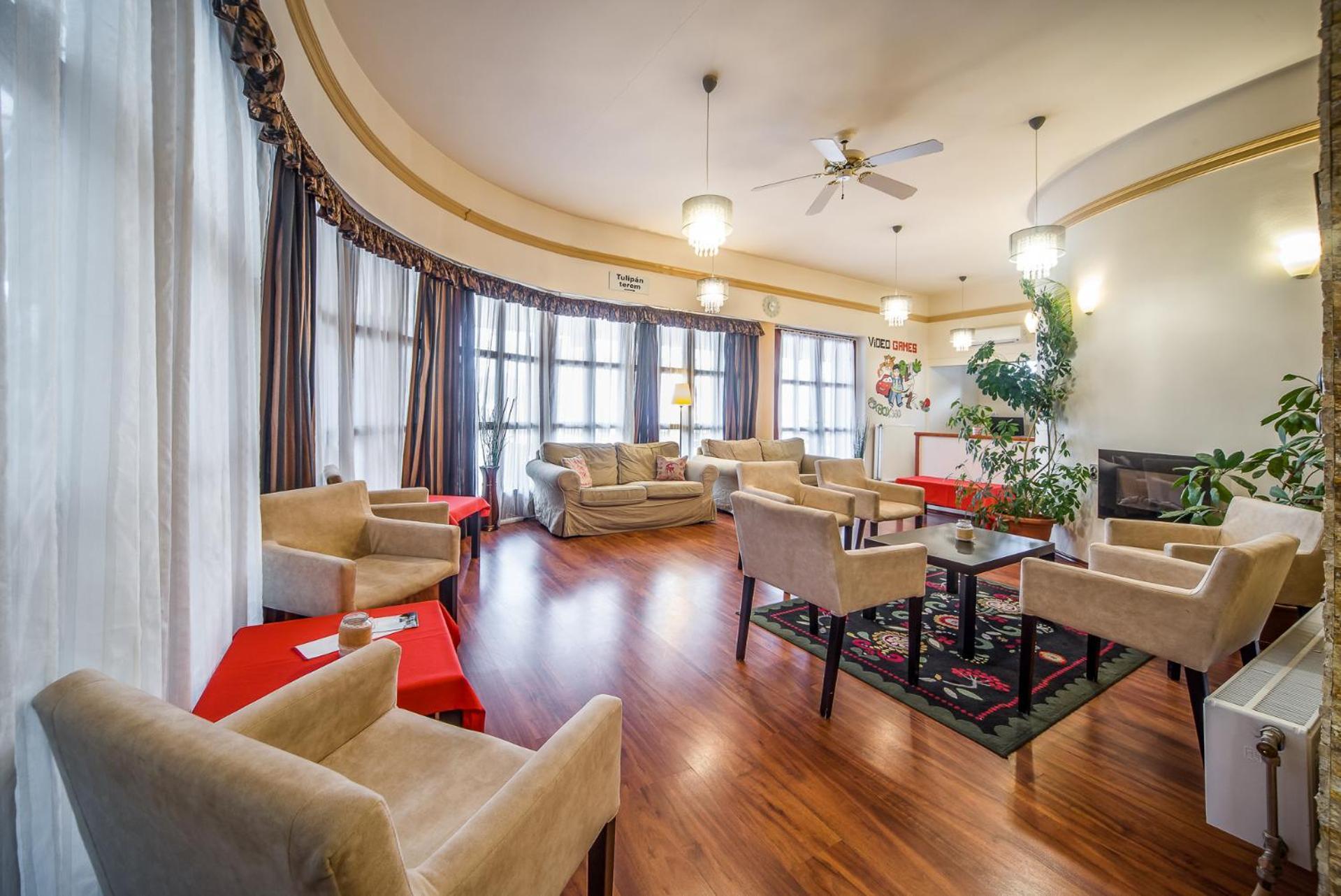 Hotel Piroska Bük Buitenkant foto